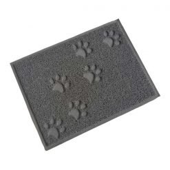 Tapete formato retangular com pegadas de gato