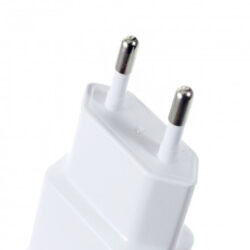 Alternative view of Adaptador Europeu com porta USB